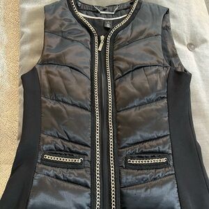 Preowned White House Black Market satin black puffer vest chain detail Sz Small
